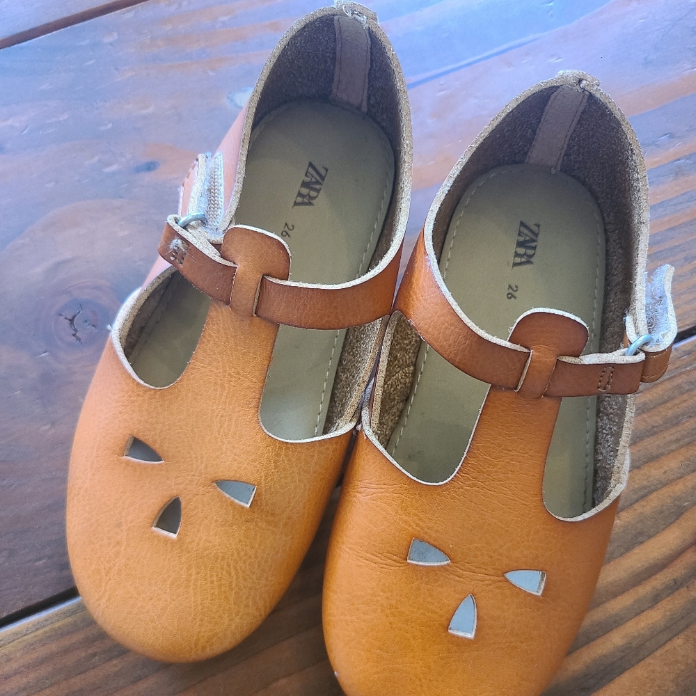 Zara Cognac Mary Janes - Toddler 26 *Please NOTE